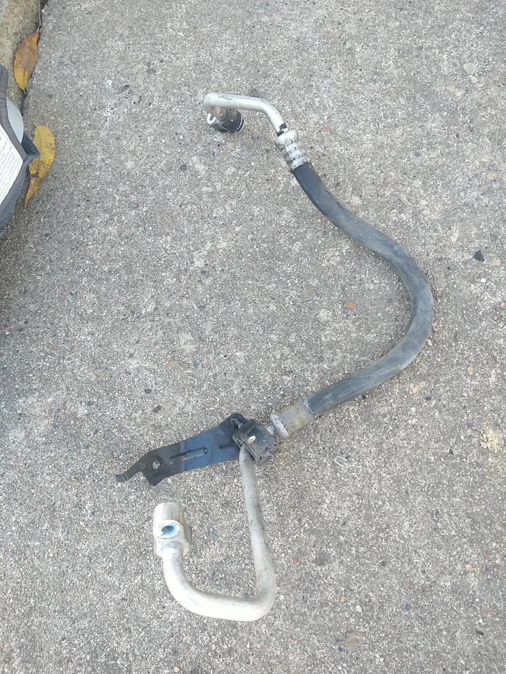 2000-2004 Toyota Avalon A/c Ac Air Condition Compressor Refrigerant Suction Hose - Image 2 of 4