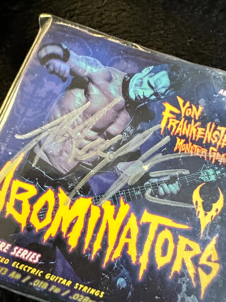 Corde Misfits Doyle "Abominators" FIRMATE da Doyle - Immagine 2 di 2