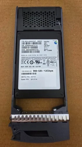 NETAPP X371A SP-371A - 960GB SAS 12GB/s SFF SSD - SAMSUNG / SEAGATE