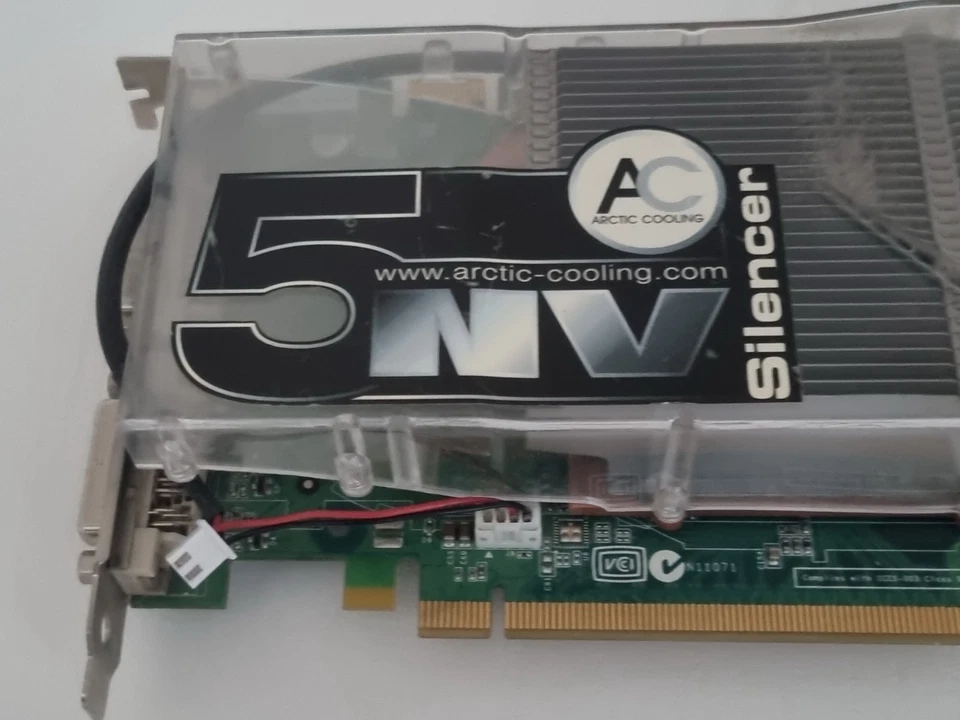 Scheda grafica Nvidia GeForce 7800 GTX e dissipatore Arctic Cooling NV Silencer - Immagine 4 di 4