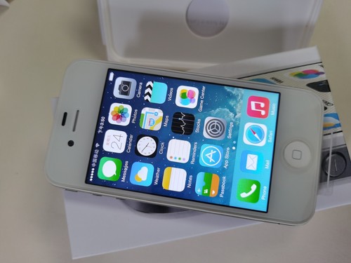Smartphone blanc 90 % neuf débloqué original Apple iPhone 4 16 Go - Photo 8 sur 12