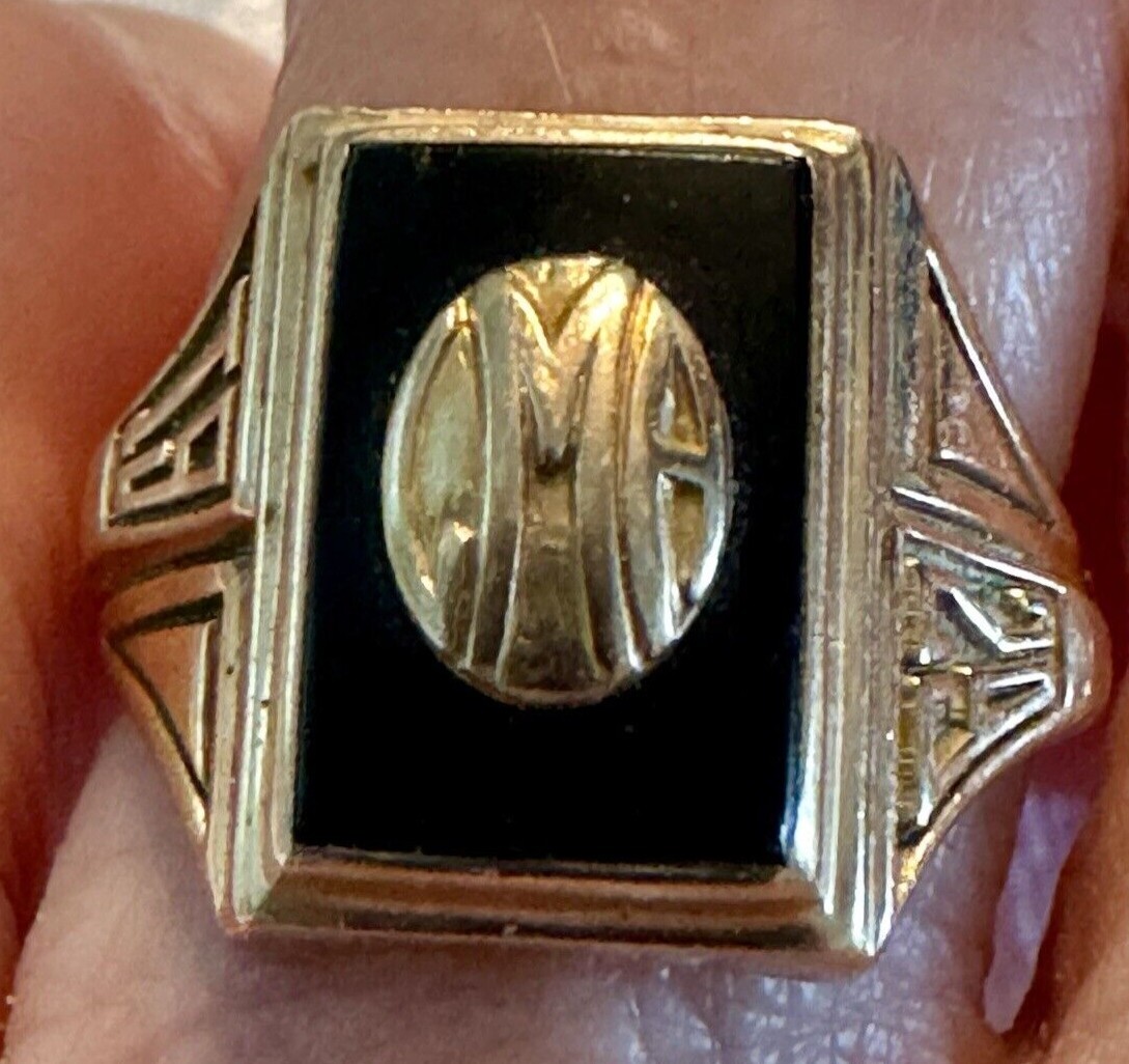 VINTAGE 1962 10K GOLD CMA CLASS RING W/ ONYX ~ 6.01 GRAMS VINTAGE 1962 10K GOLD CMA CLASS RING W/ ONYX ~ 6.01 GRAMS