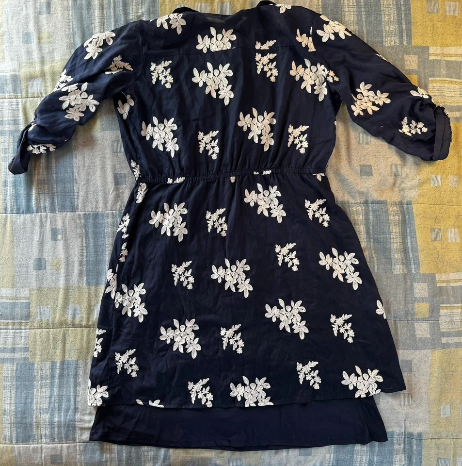 Vestido floral ECI New York para mujer bordado azul marino y blanco talla 16W Foto 2 de 4