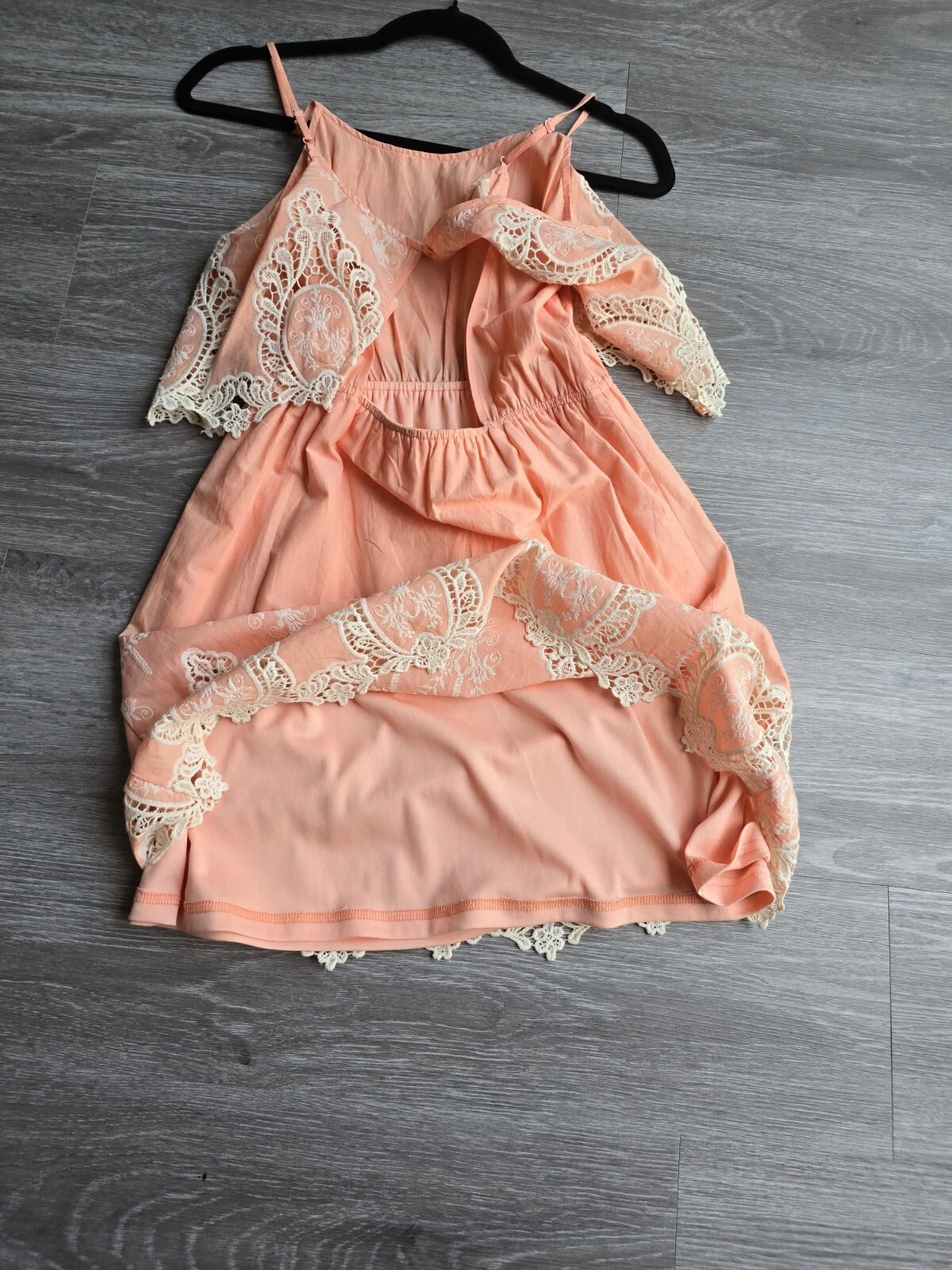 OFF WHITE Abito donna corto pomodoro volante cotone pesca bianco sporco con accenti di pizzo. Taglia S