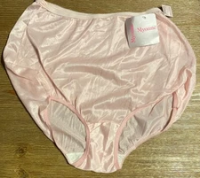 MYONNE VTG PANTIES - NWT NYLON  SIZE 9 (44-45 HIPS) Granny Panties Style Pink