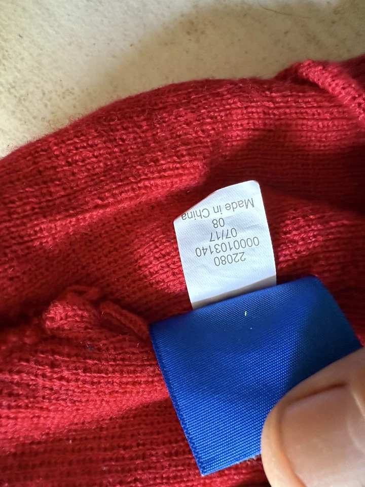 Gorro tejido rojo con logotipo de Superman de DC Comics Foto 3 de 3