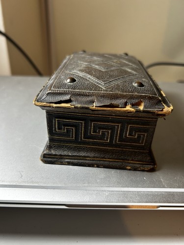 Antique Leather Covered Wooden Stamp Storage Box - Picture 5 of 16