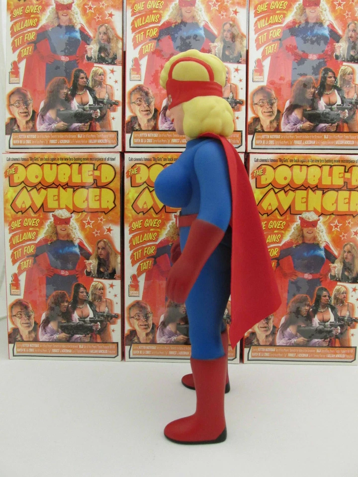 Figura Vinilo Doble D Vengador Gatito Natividad Russ Meyer Foto 2 de 4