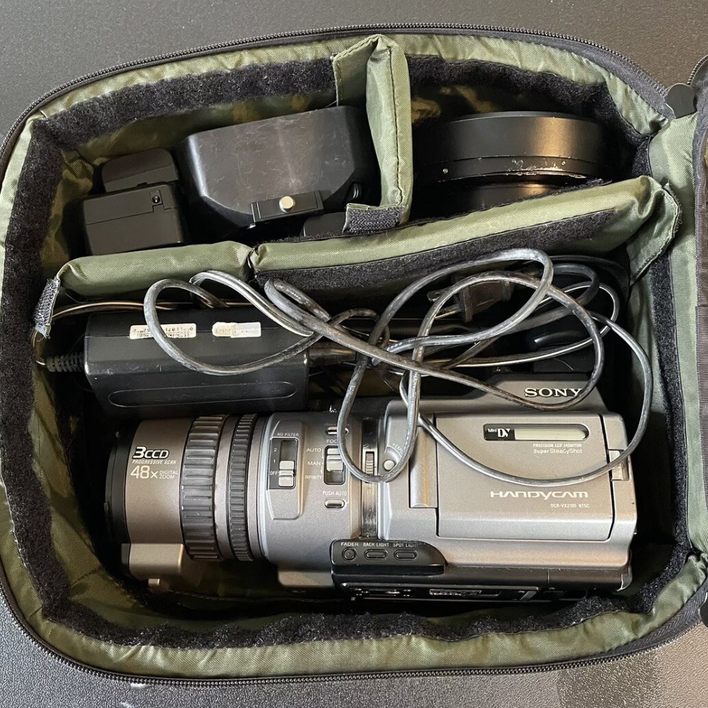Sony DCR-VX2100 NTSC & Ultra Fisheye Adapter & Bettery