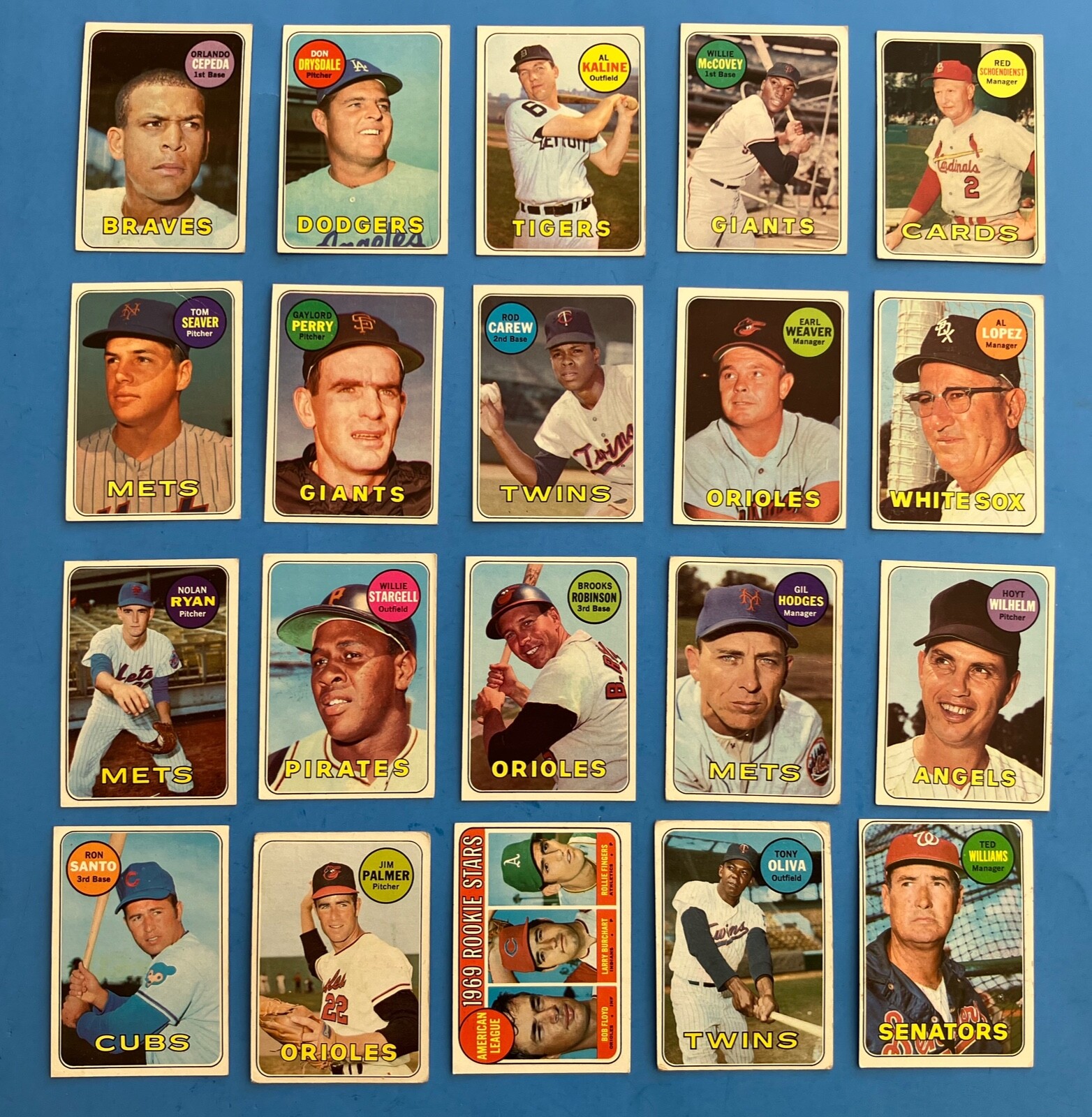 Lot of 644: 1969 Topps Baseball cards - near complete set, 43 HoFers & no dupes - Picture 15 of 19