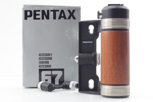 Synchro Cord 【TOP MINT】 Pentax 67II Hot Shoe Wood Hand Grip 6x7 67 II JAPAN