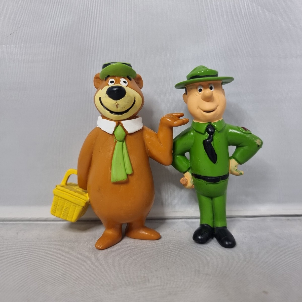 1991 Miniland Hanna-Barbera - Yogi Bear & Park Ranger 1991 Miniland Hanna-Barbera - Yogi Bear & Park Ranger