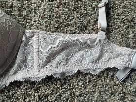 Victoria&rsquo;s Secret Dream Angels Wireless Lace Pink 34B Bra