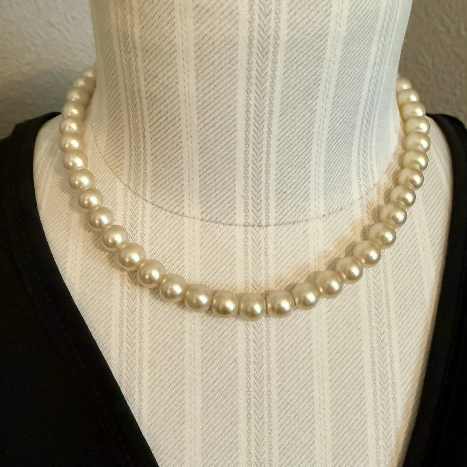 VETEMENTS Girocollo collana vintage anni '50 in vetro luminoso con chiusura nascosta 15"