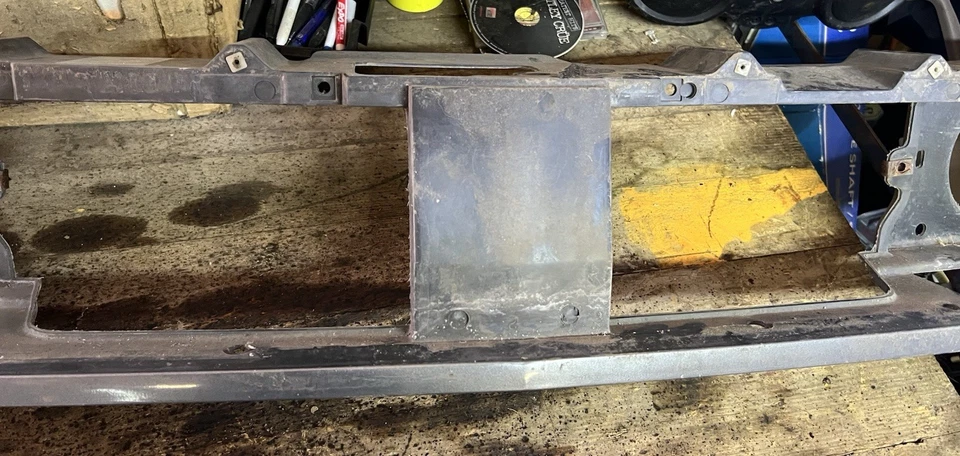 Oldsmobile 98 1986-1987 noventa y ocho panel de cabezal panel de montaje de faros OEM Foto 2 de 4