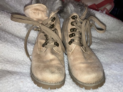 Cliffs By White Mountain Women’s Paddington Lace Up Boots Size 8.5