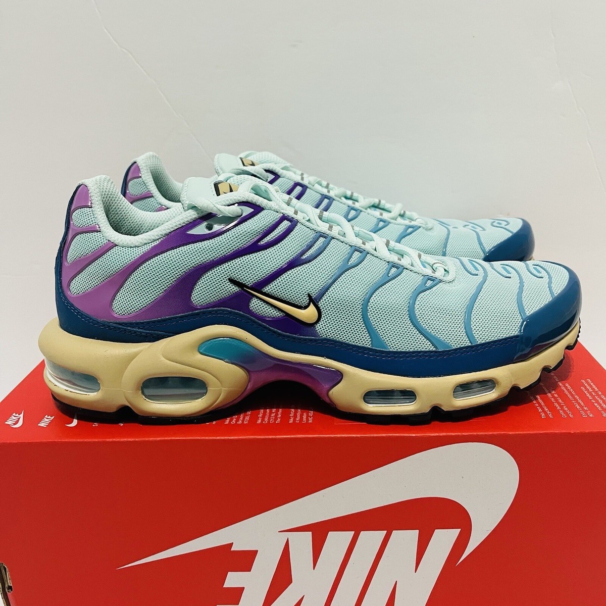 Men's Size 8.5 / W Size 10 - Nike Air Max Plus Low Jade Ice