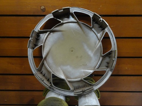 Geo Storm OEM '90-'93 14" Hubcap Wheel Cover 8970239810 - Picture 7 of 8