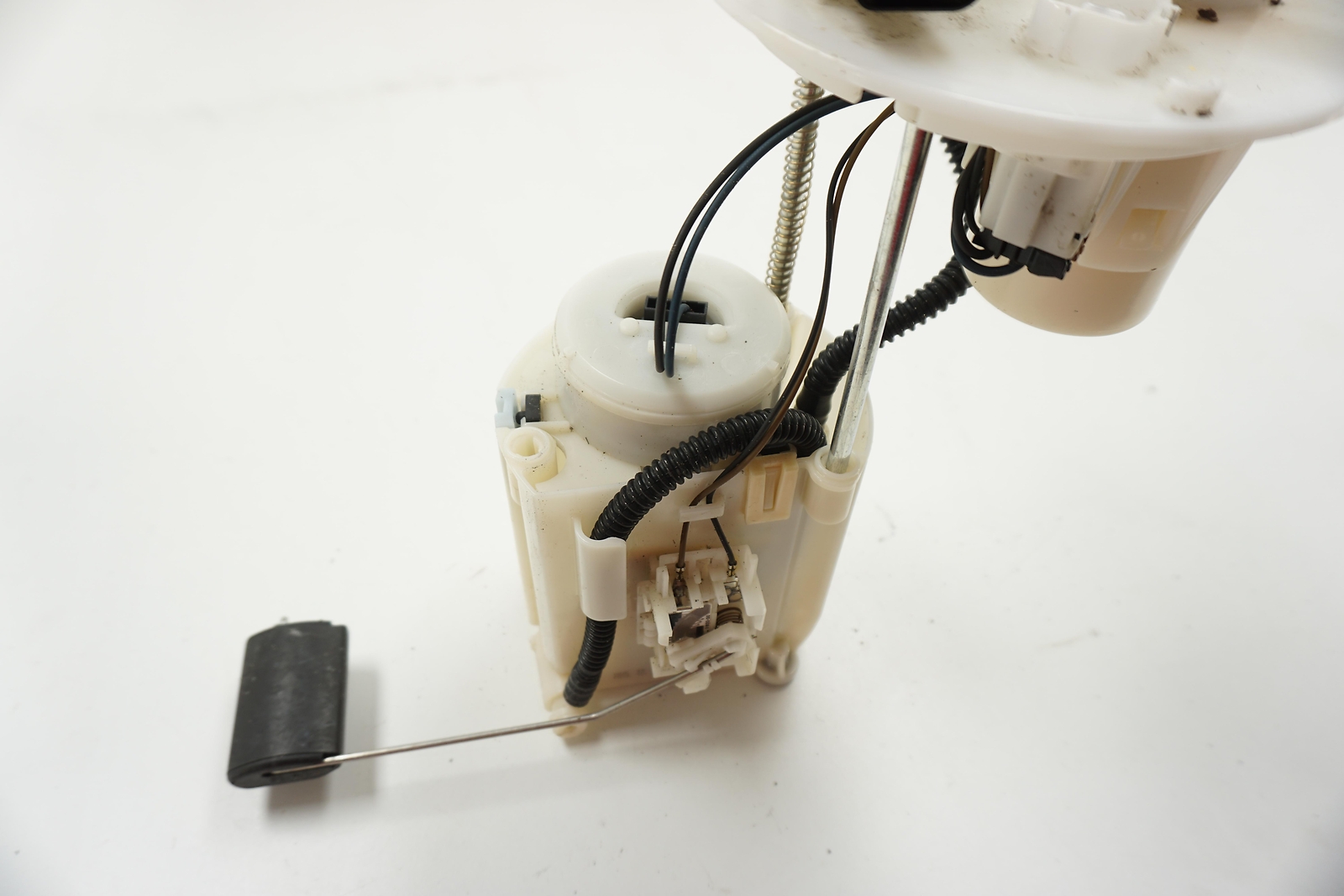 14 15 16 2016 Kia Soul Fuel Pump Assembly Used Oem (31110 B2501) (tank