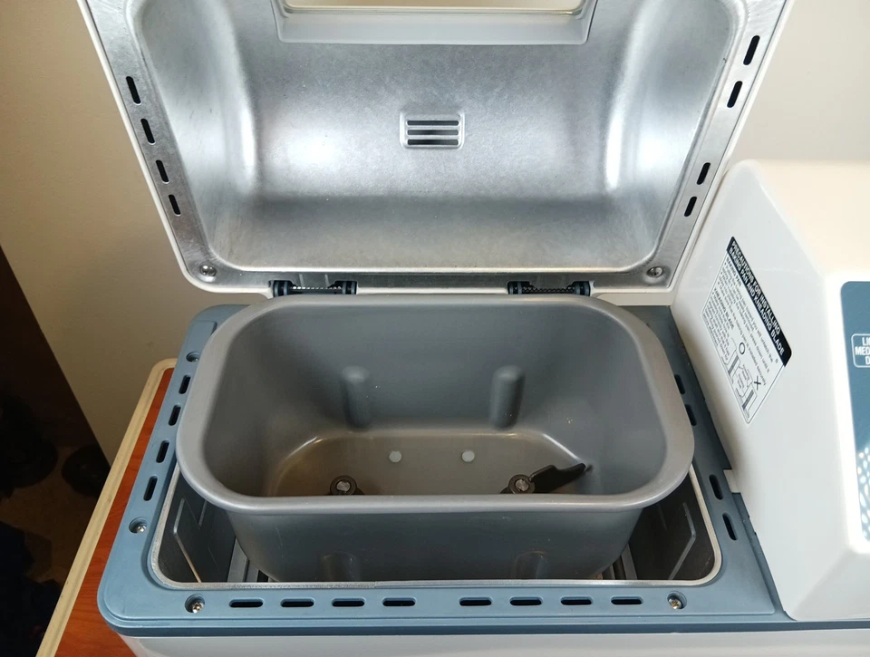 Máquina de pan zojirushi BBCC-X20 con pan manual de 2 lbx Foto 2 de 4