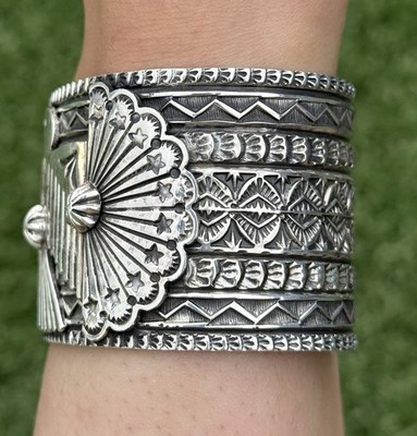 SUNSHINE REEVES TWIST BANGLE - STAR 【公式通販】