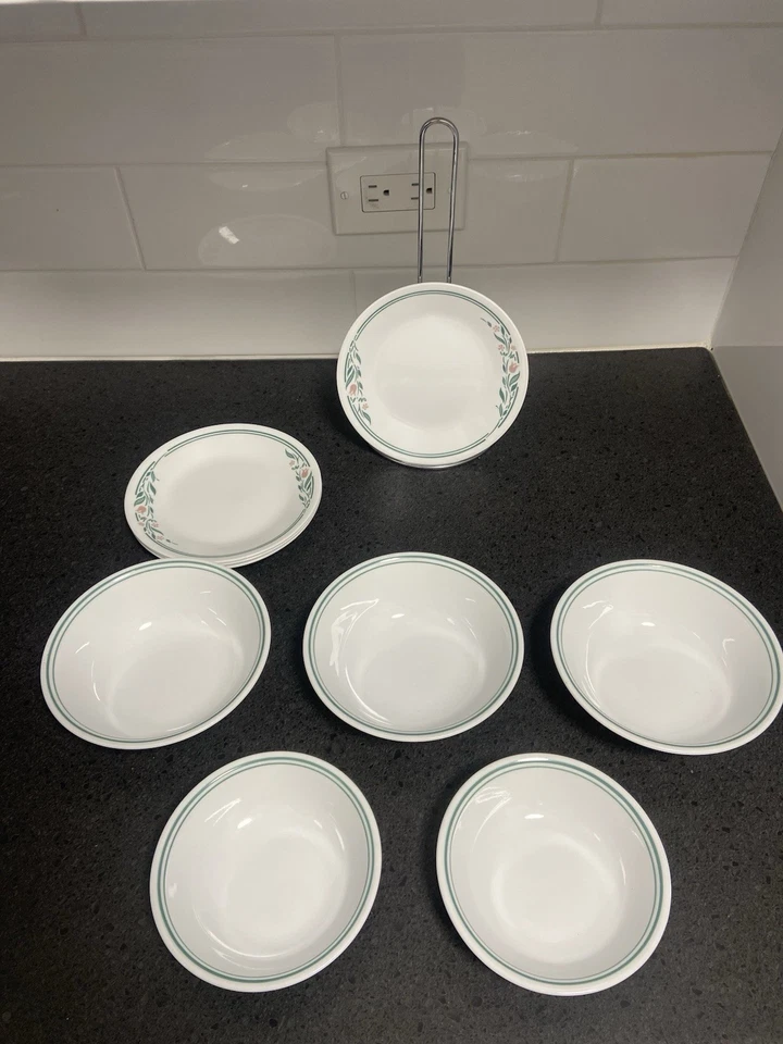 Set Of 9 Corelle Rosemarie Dinner Plates White Pink Tulips Green - Image 3 of 4
