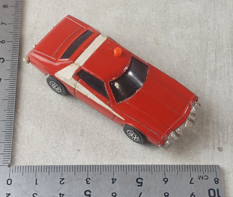 59)lot de 3 petites voitures très anciennes RARES Matchbox et