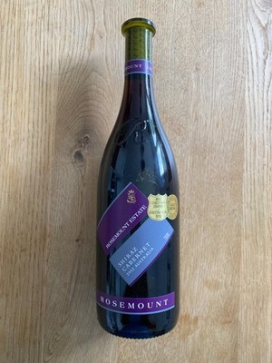 Biete eine Flasche 2002 Shiraz Cabernet South Eastern Australia, 14,5%, 750ml.