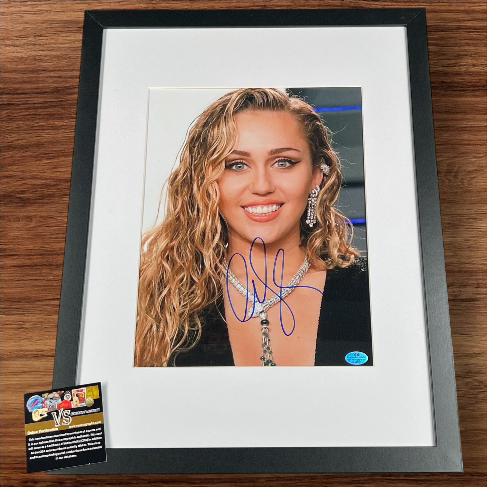 Miley Cyrus Signed Photo Autographed In Frame Singer Artist w&sol; HOLOGRAM COA