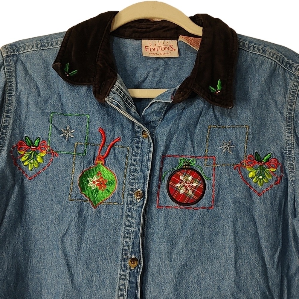 Basic Editions Holiday Denim Button Down Top Size… - image 2