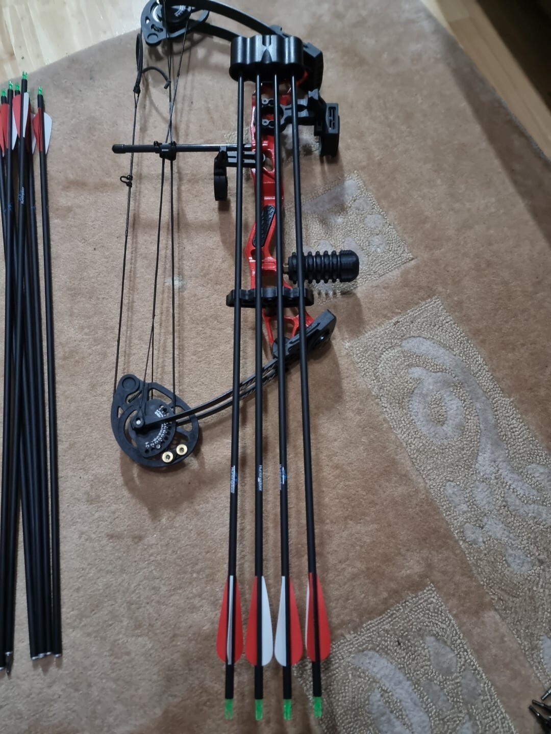 Sharrow Kaimei Youth Compound Bow Archery Set Plus 12 Arrows and