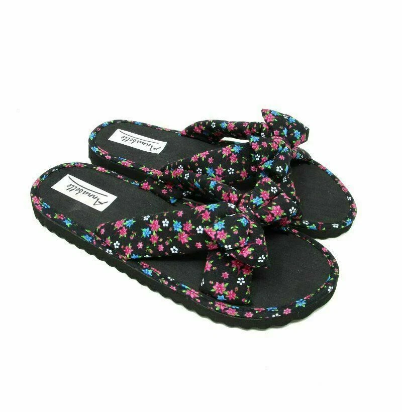 Material hotsell flip flops