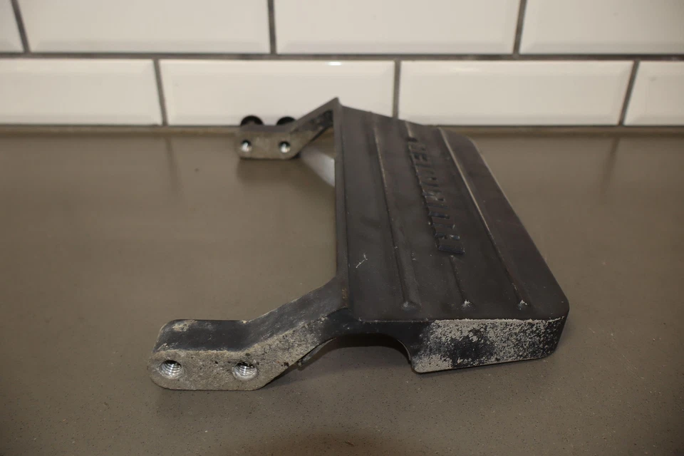 03-09 Hummer H2 SUV Set (3) OEM Side Steps - Image 4 of 4