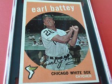 1959    EARL  BATTEY   #  114   TOPPS    SGC  80   !!