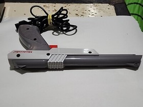 1985 NINTENDO NES ZAPPER  DUCK HUNT GUN NES-005 OEM UNTESTED