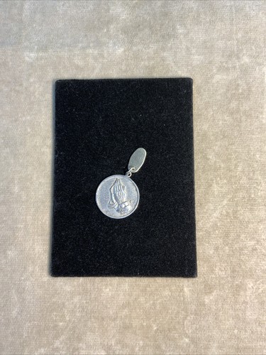 Sterling Silver Christian Praying Hands Serenity Prayer Medal / Pendant - Bild 2 von 14