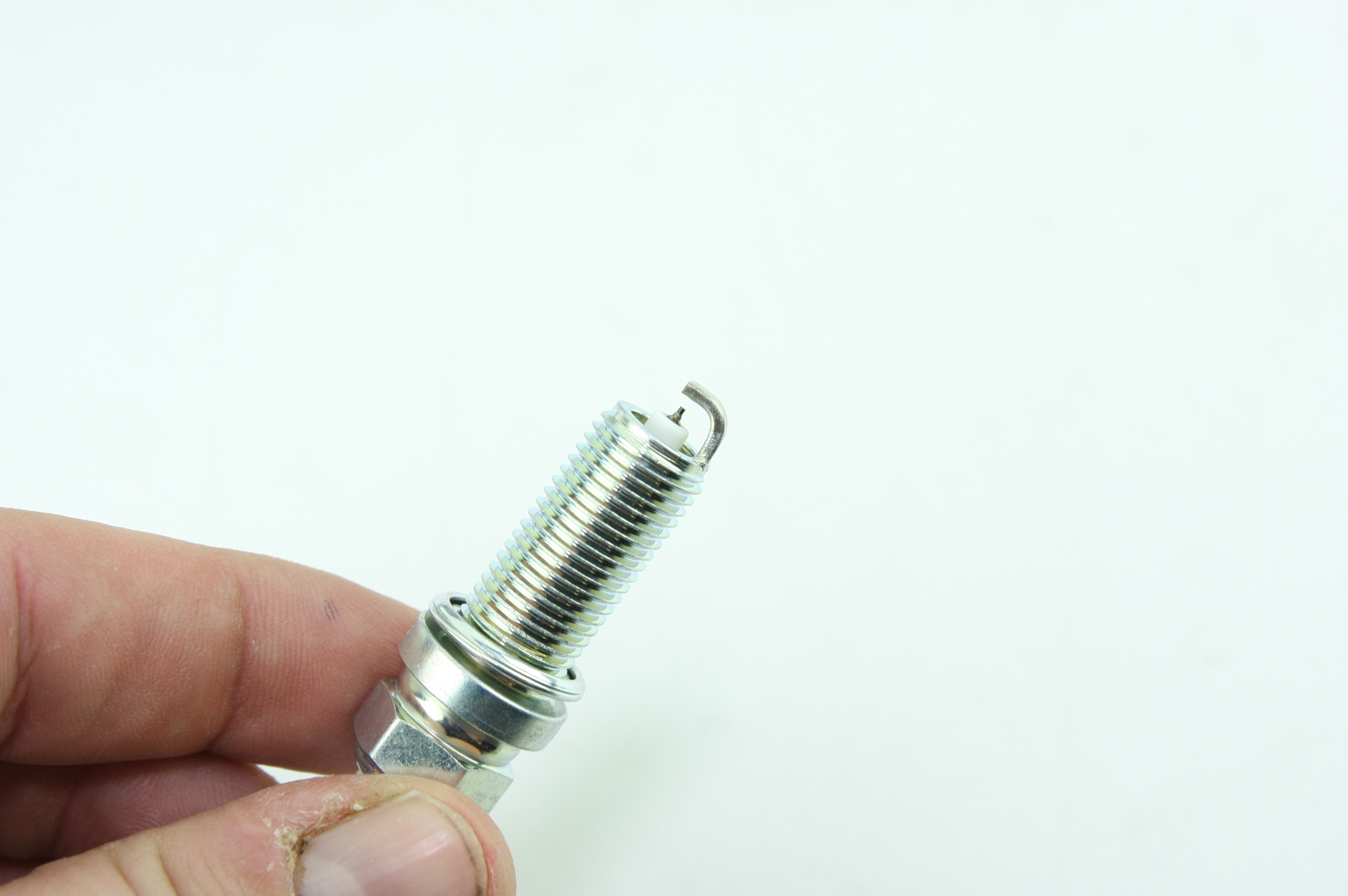 Set of 4 NGK 94124 Laser Iridium Spark Plugs ILKAR7L11 eBay