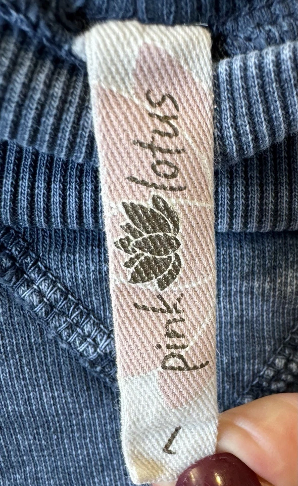 女式粉色莲花蓝色石头水洗运动衫袋鼠口袋大号二手状况完好 — 第 3/3 张图片