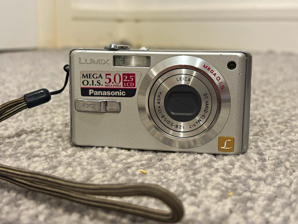 Panasonic Lumix DMC-FX7, photo 1 of 5