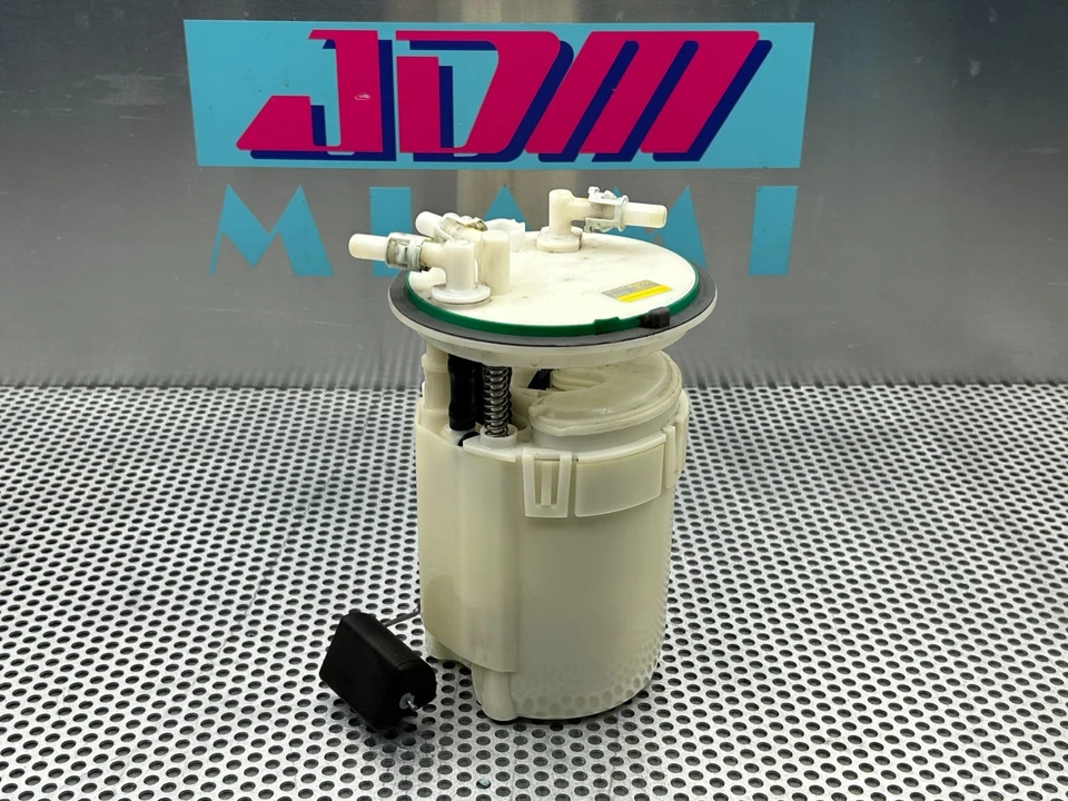 Módulo de unidad de envío de bomba de combustible Subaru WRX STI 2015-2021 OEM Denso especificaciones de EE. UU. LHD Foto 2 de 4