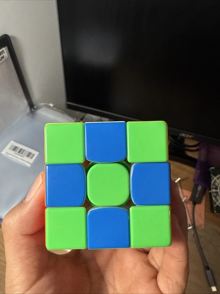 Dayan Speed Cube 3x3 Magnetic Lubed - Image 2 of 4