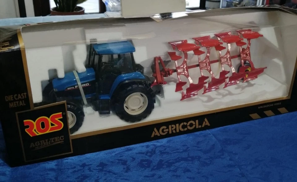 ROS AGRITEC MODEL FORD 8970 + ARATRO - 1:25 Collezione GOLD - LIMITED EDITION  - Immagine 2 di 4