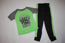 Boys Athletic Outfit "BIG TIME HUSTLE" Shirt Pants BASKETBALL Green Black XS 4-5