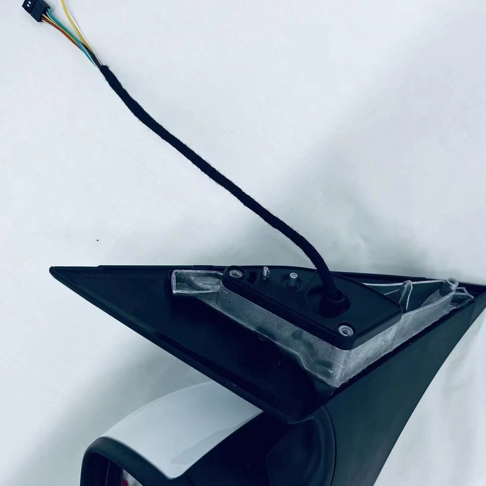 Car Driver Side Mirror For Mercedes Benz C class W206  C200 C300 C250 White - Image 4 of 4