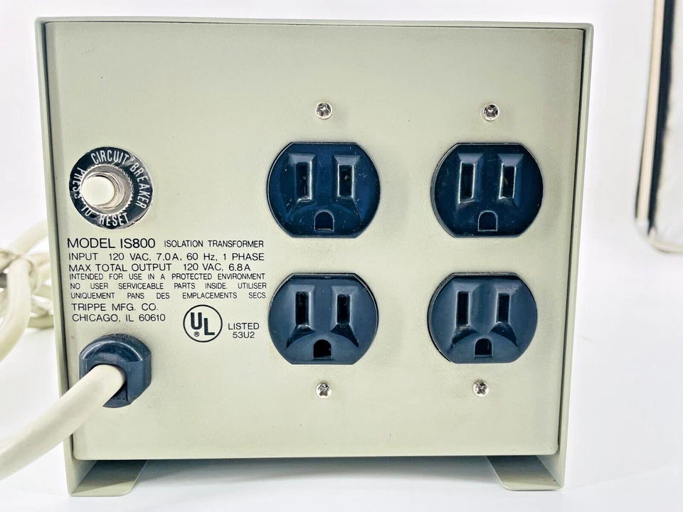 Новый изолирующий трансформатор Tripp Lite IS800 120 В переменного тока 7 А 1 час - Изображение 2 из 4