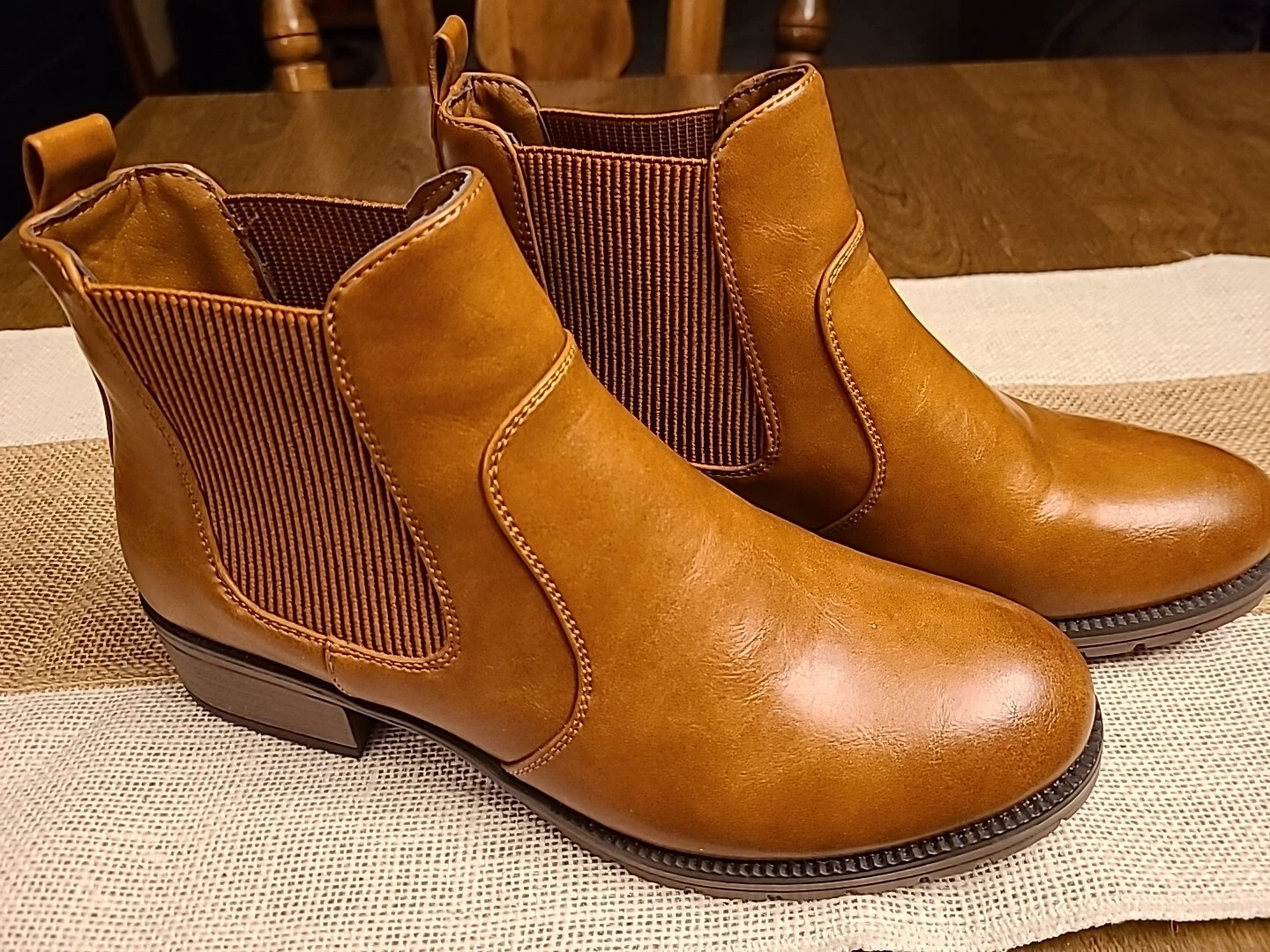NEW! NATURAL REFLECTIONS Women's Tan Booties Size 6.5 Boots Luggage