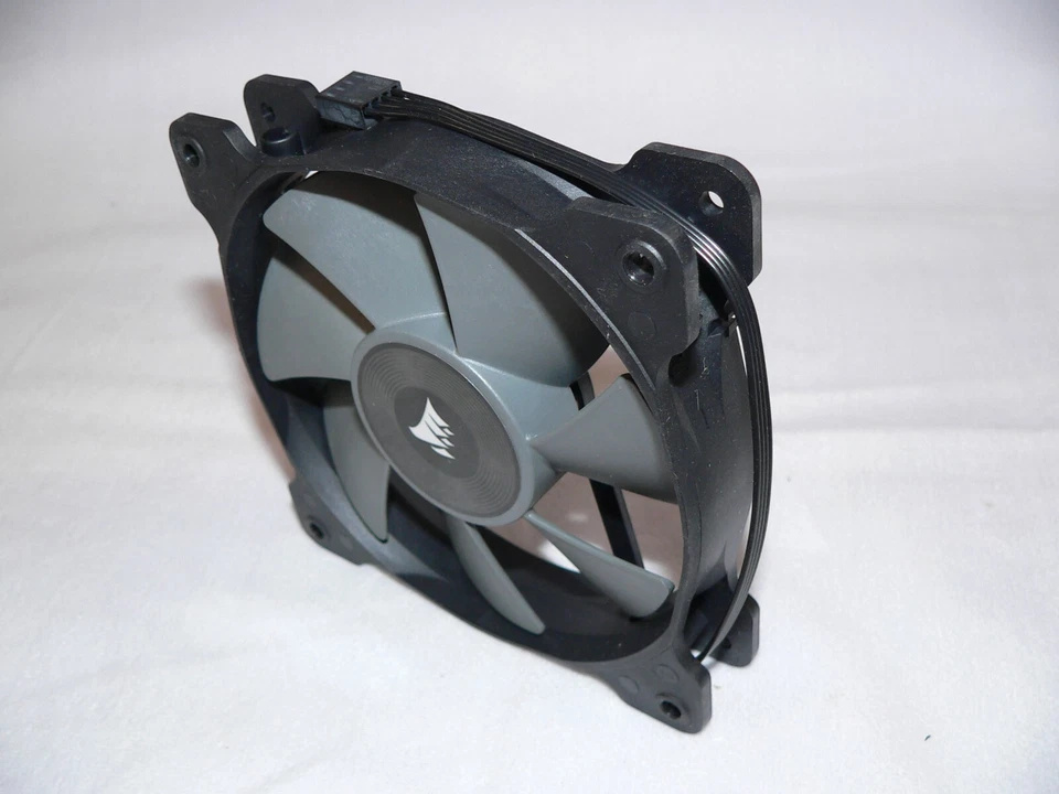 Corsair 12V DC 0.28A 120mm 4-pin PWM Case Cooling Brushless FAN - NEW - Image 4 of 4