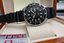 Automatik Taucher Herrenuhr Q&Q Edelstahl Drehbare Lünette Tag-Datum 10Bar