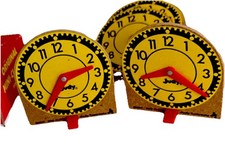 Mini horloges un total de 8 horloges Judy Instructo. UTILISATION EN CLASSE racontant l'heure