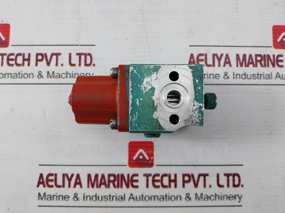 CUMMINS 3054609 Combustible Electroválvula 24Vdc 3239601 - Imagen 2 de 4